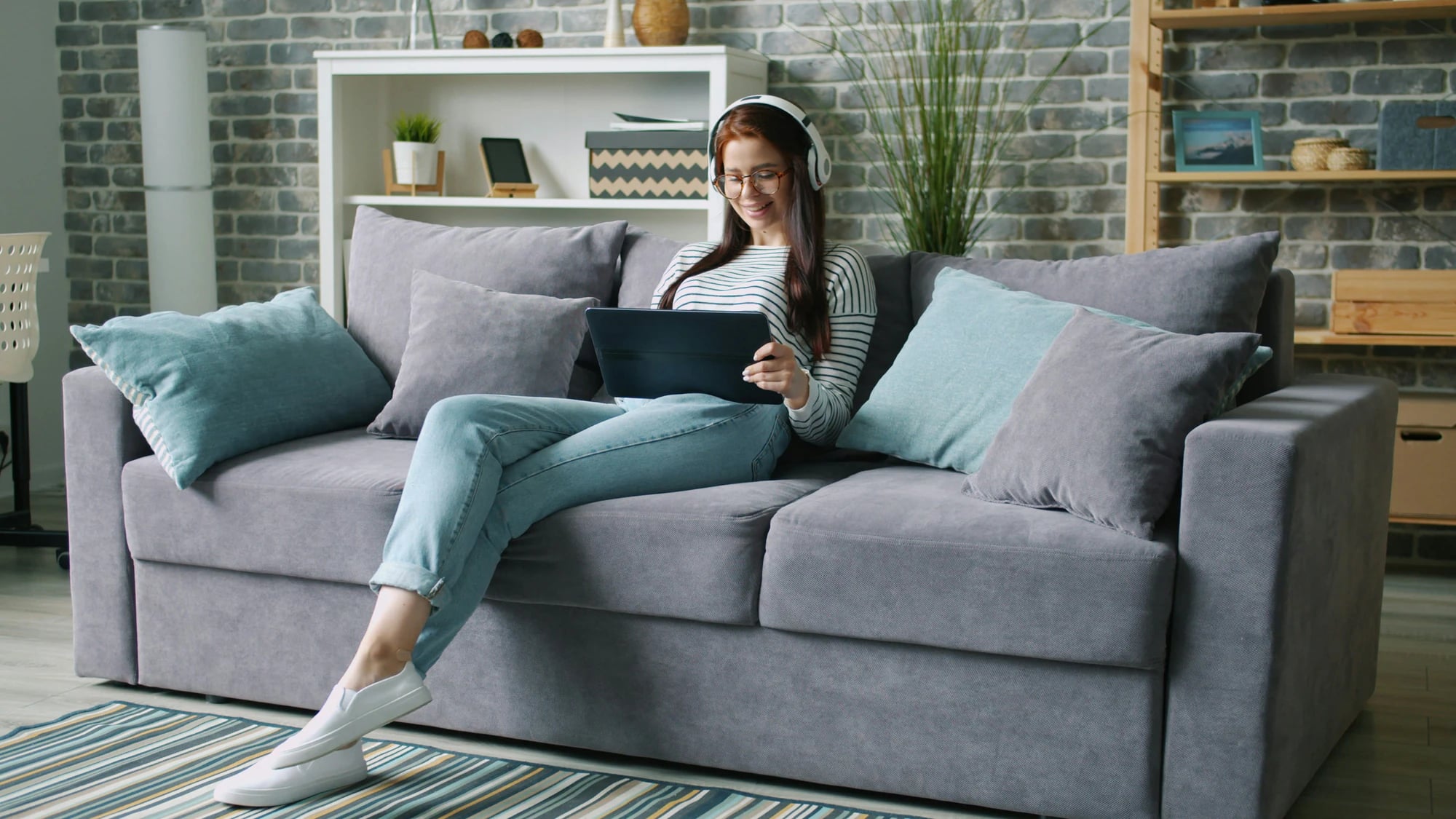 Professional working from a furnished Shortstay apartment