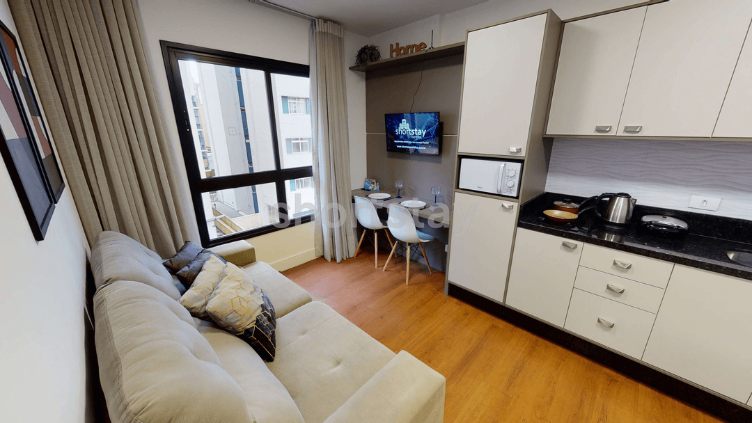 Easy Life Emiliano - Image 1