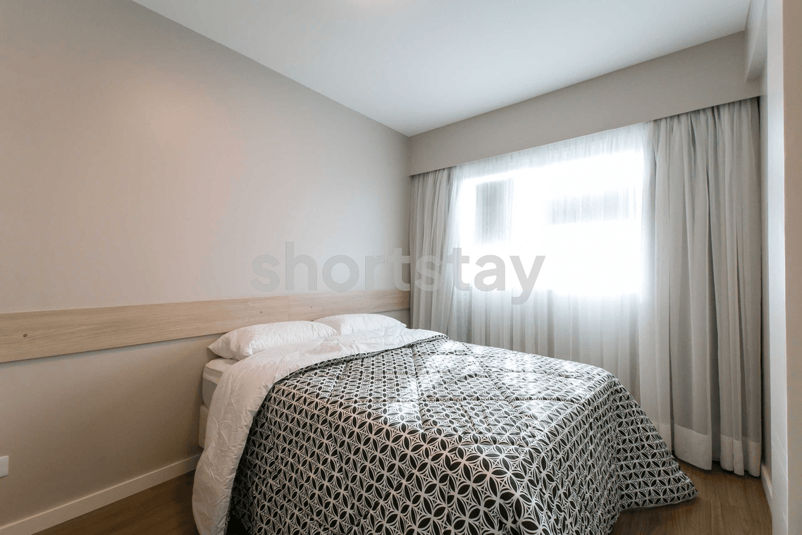 Fox Almirante - Image 1