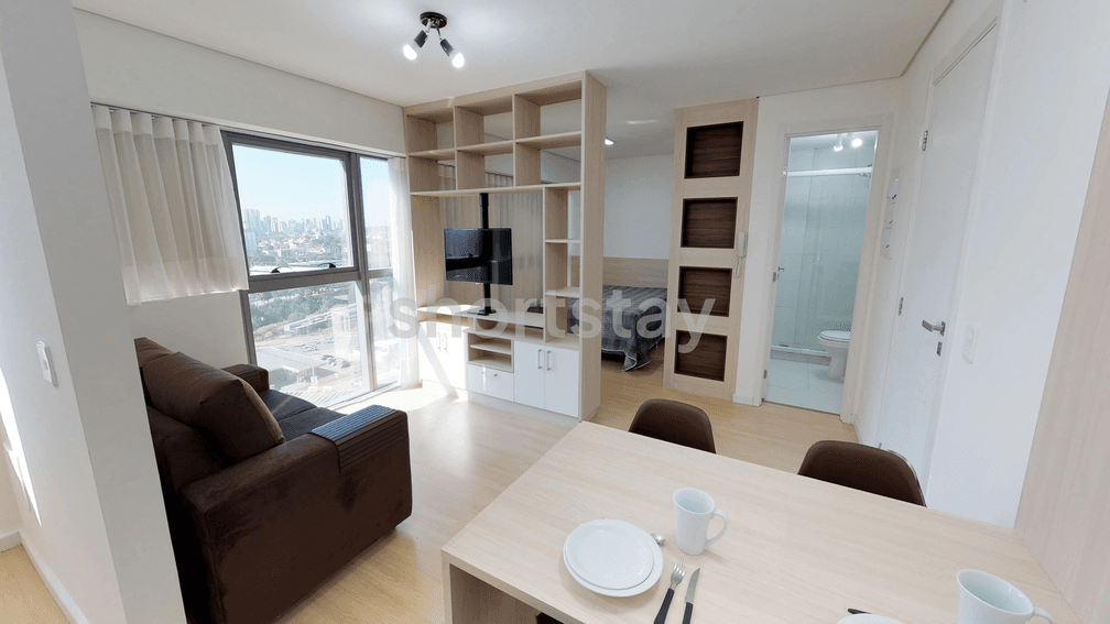 Seventh Avenue - Compacto e Moderno - Image 1